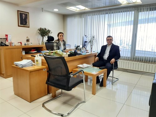 İlçe Kaymakamımız Recep ÖZTÜRK, İlçe Halk Bankası Müdürü Fatma Ebru GÜVENDİR’e  İade-i Ziyarette Bulundu